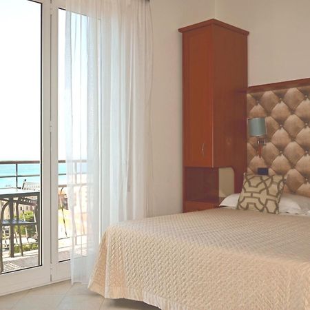 Hotel Noris فينالي ليغوري المظهر الخارجي الصورة