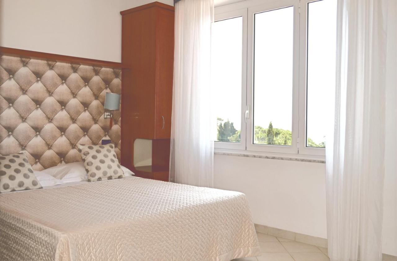 Hotel Noris فينالي ليغوري المظهر الخارجي الصورة