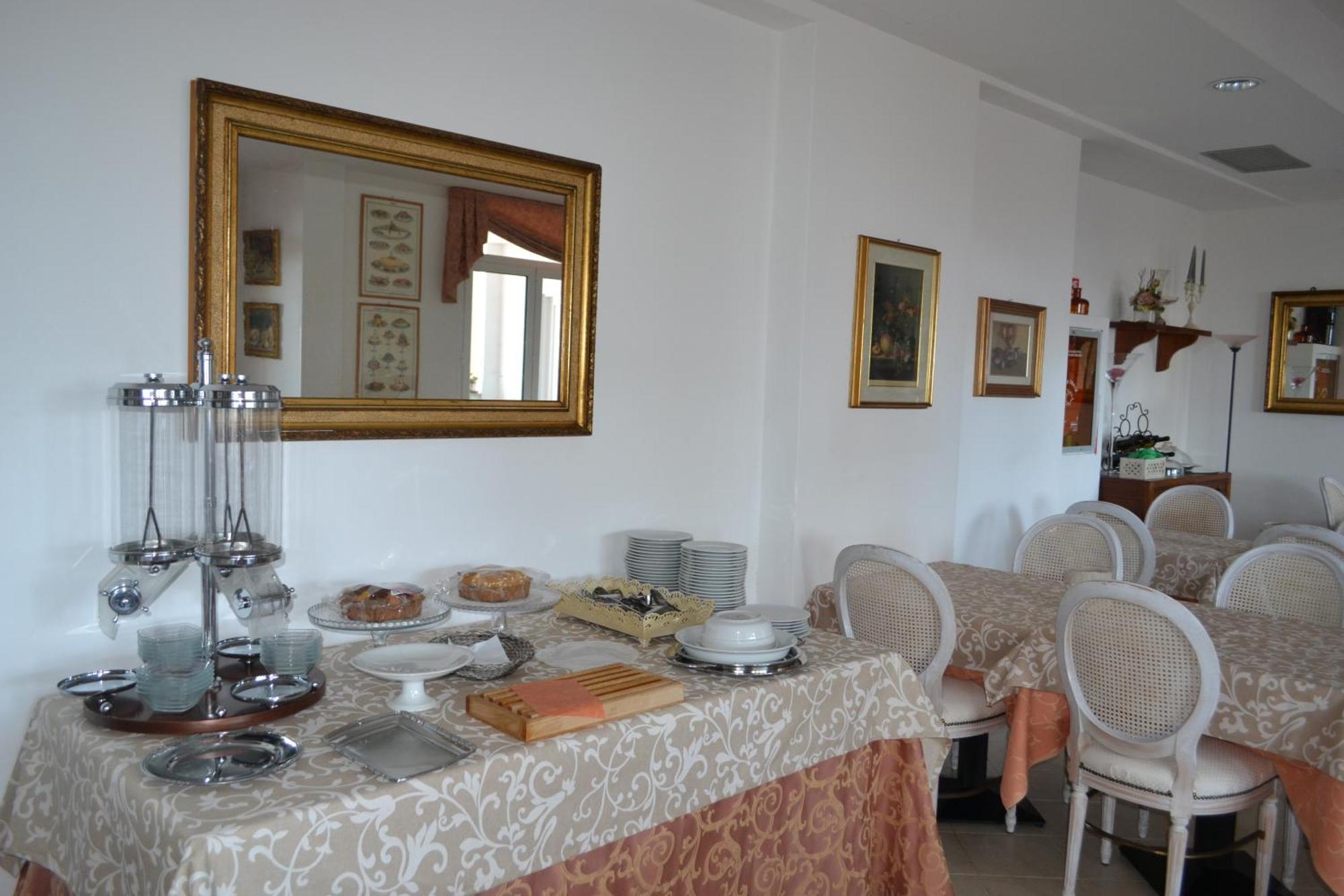 Hotel Noris فينالي ليغوري المظهر الخارجي الصورة