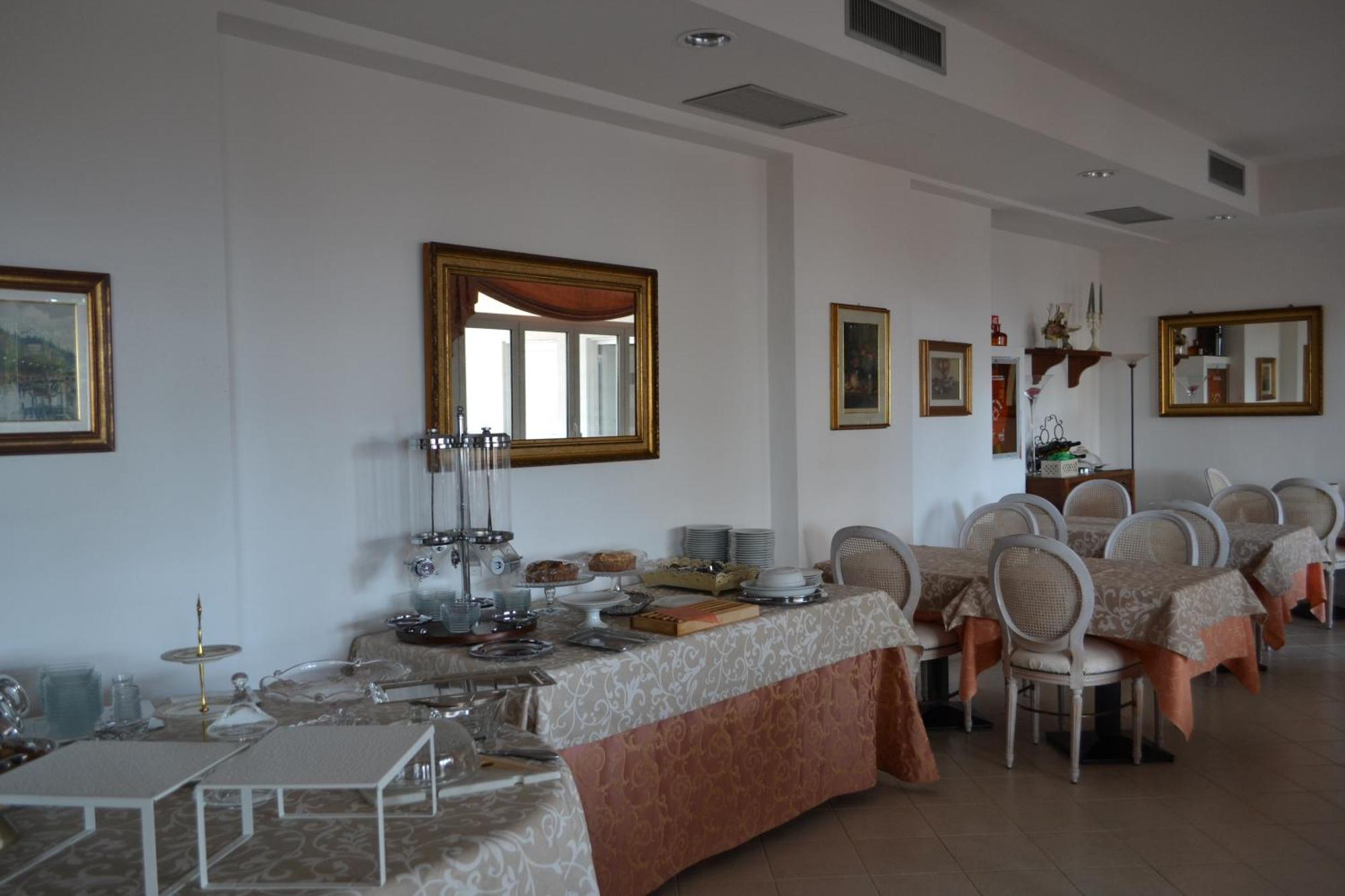 Hotel Noris فينالي ليغوري المظهر الخارجي الصورة