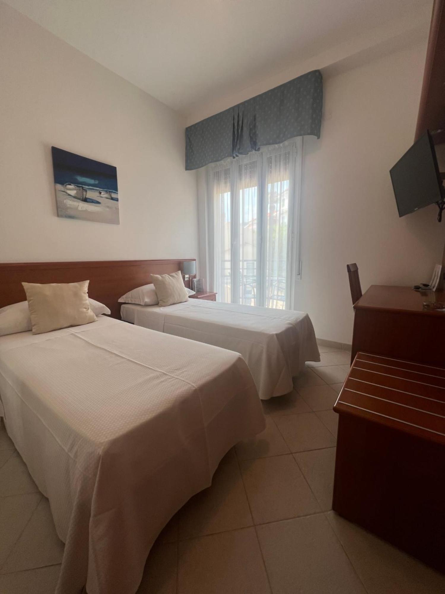 Hotel Noris فينالي ليغوري المظهر الخارجي الصورة