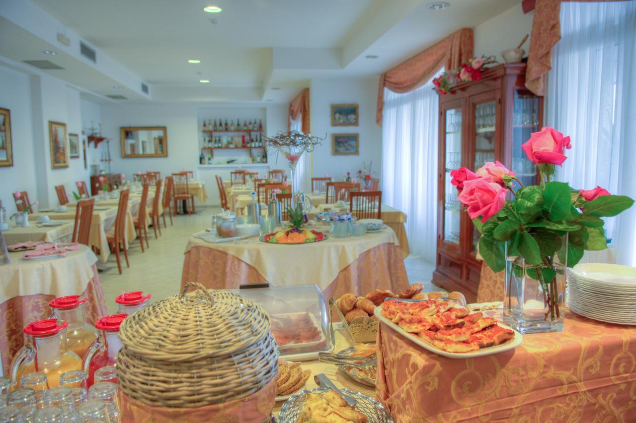 Hotel Noris فينالي ليغوري المظهر الخارجي الصورة